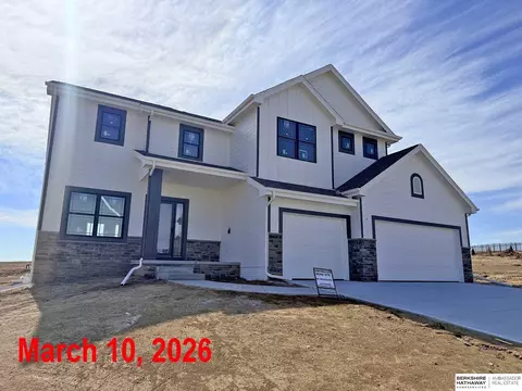 16009 Abigail St, Bennington, NE 68007