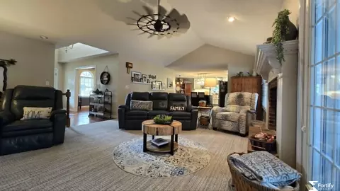 435 N 17th St, Geneva, NE 68361