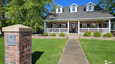 435 N 17th St, Geneva, NE 68361