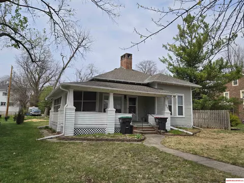 815 N 8th St, Beatrice, NE 68310