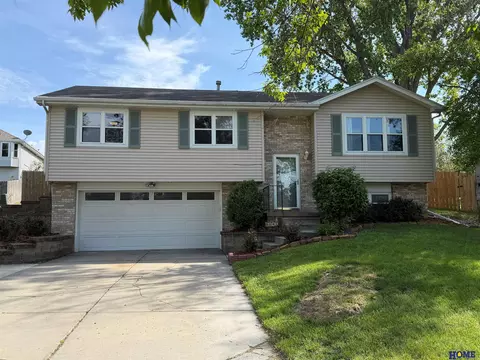 5241 S Bennington Pl, Lincoln, NE 68516