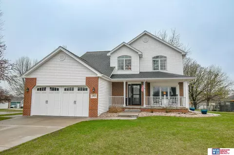 2855 Lawson Dr, Lincoln, NE 68516