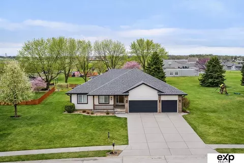 20022 Elkhorn Ridge Dr, Elkhorn, NE 68022