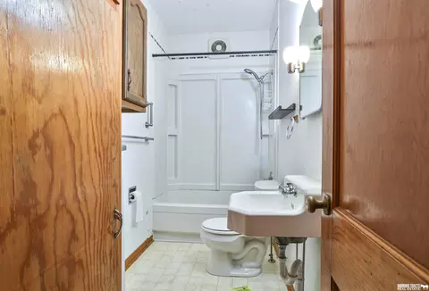 Bath - 1757 S 52 Rd, Talmage, NE 68448 photo 1 of 1