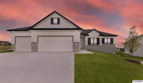 20126 U St, Omaha, NE 68135