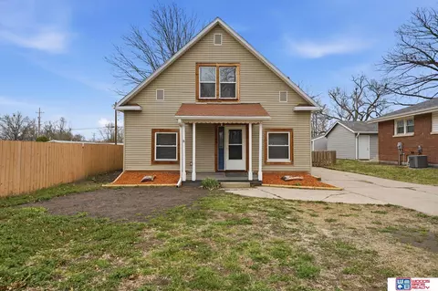 7132 Burlington Ave, Lincoln, NE 68507