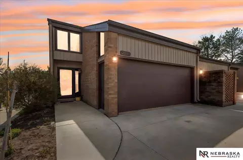 2801 Park Place Dr, Lincoln, NE 68506