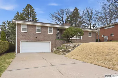 4668 Drexel St, Omaha, NE 68117