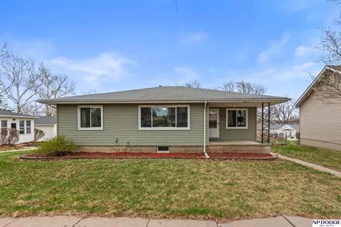 550 N 7th St, Arlington, NE 68002