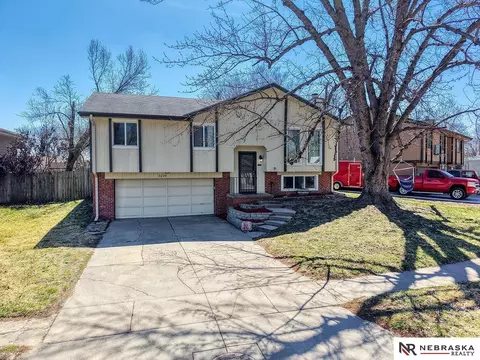 6224 NW 5th St, Lincoln, NE 68521