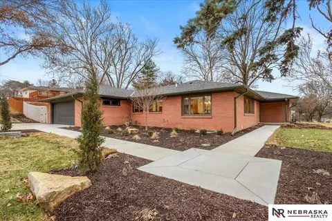 2009 S 88th St, Omaha, NE 68124