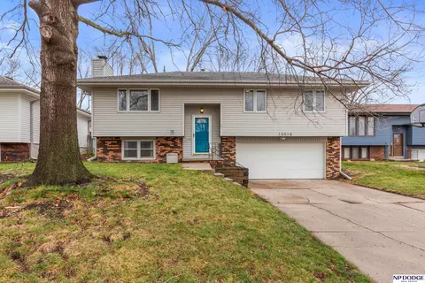15918 Arbor Cir, Omaha, NE 68130