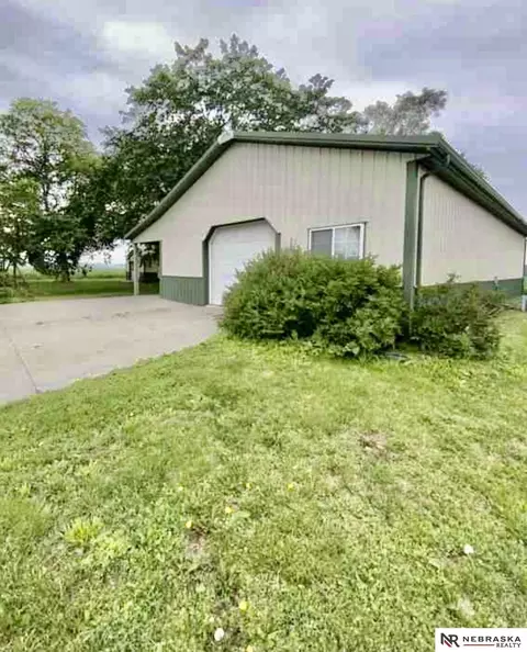 691 N 12th Rd, Palmyra, NE 68110