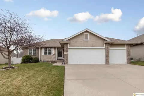 8119 S 167 St, Omaha, NE 68136
