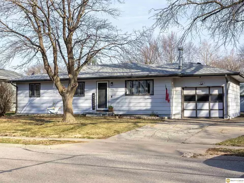 908 F St, Eagle, NE 68347
