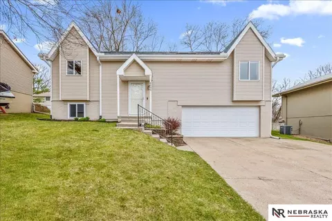 8406 S 142 Ave, Omaha, NE 68138