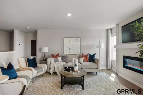 16429 Willit St, Bennington, NE 68007 photo 2