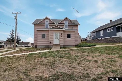 411 Pine St, Clarkson, NE 68629