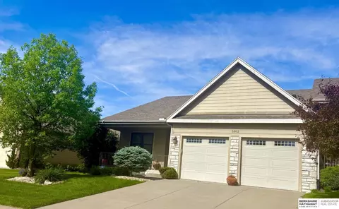 5802 N 158th St, Omaha, NE 68116