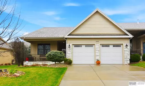 5802 N 158th St, Omaha, NE 68116