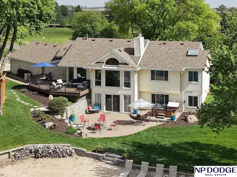 104 Ginger Cove Rd, Valley, NE 68064
