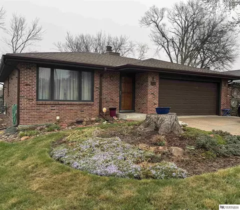 7110 Walker Ave, Lincoln, NE 68507