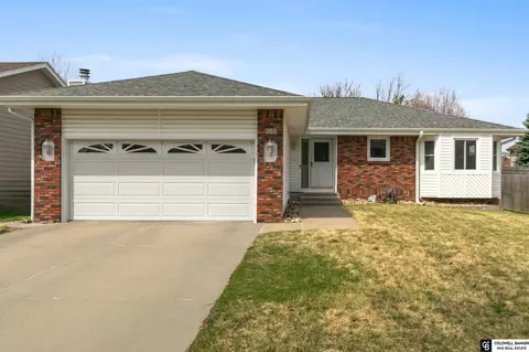 820 W Chadderton Dr, Lincoln, NE 68521