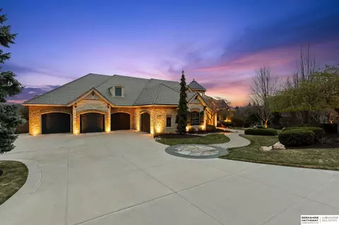 3511 S 228th Ter, Elkhorn, NE 68022