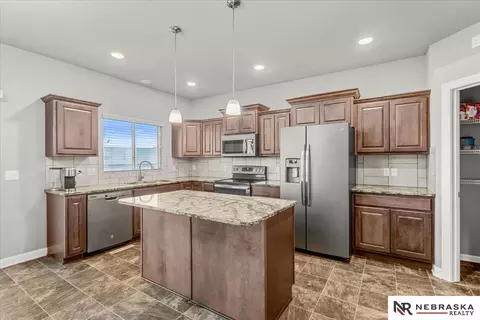 16471 Read St, Bennington, NE 68007 photo 9