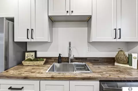 Kitchen - 102 W 28th Ave, Bellevue, NE 68005 photo 7 of 7
