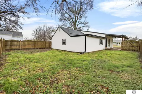 Exterior - 102 W 28th Ave, Bellevue, NE 68005 photo 5 of 5