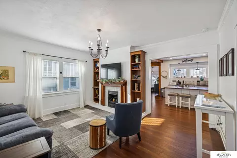 611 Elmwood Ave, Lincoln, NE 68510