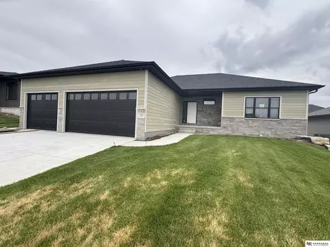 535 N 108th St, Lincoln, NE 68527