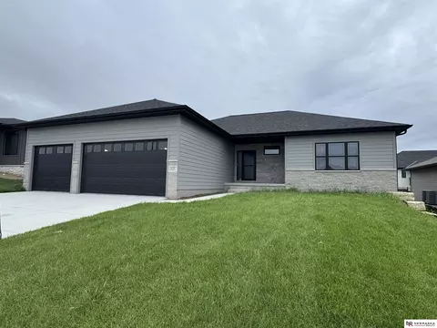 535 N 108th St, Lincoln, NE 68527