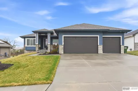 18859 Patrick Ave, Elkhorn, NE 68022