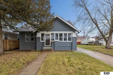 2450 Newport Ave, Omaha, NE 68112