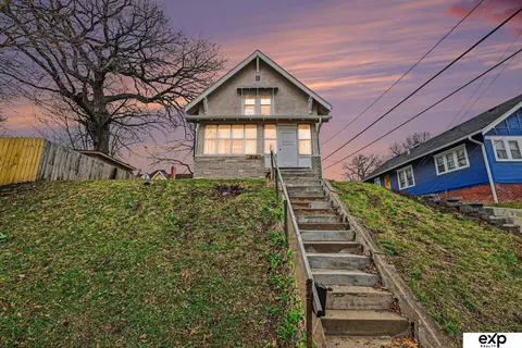 1214 S 25 Ave, Omaha, NE 68105