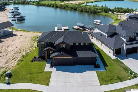 28504 Laurel Cir, Valley, NE 68064