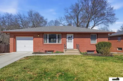 5110 J St, Lincoln, NE 68510