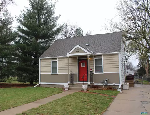 911 N 65th St, Lincoln, NE 68505