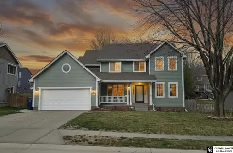 1914 Franklin Dr, Papillion, NE 68133