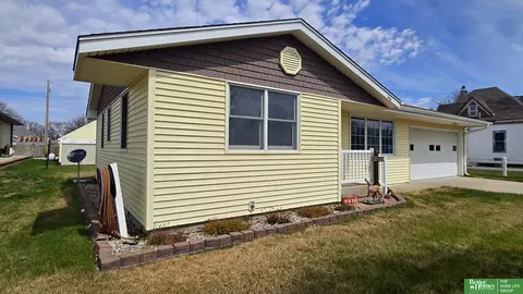 Exterior - 208 E O St, Mccool Junction, NE 68401 photo 1 of 7