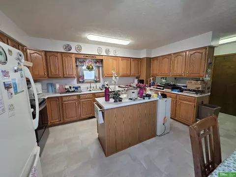 Kitchen - 208 E O St, Mccool Junction, NE 68401 photo 5 of 5