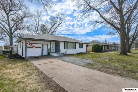 1316 N 13th St, Beatrice, NE 68310