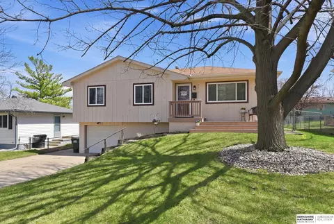 7513 S 88th St, La Vista, NE 68128