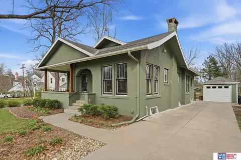 3250 S 31st St, Lincoln, NE 68502
