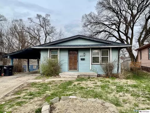 4552 Ogden Ave, Omaha, NE 68104