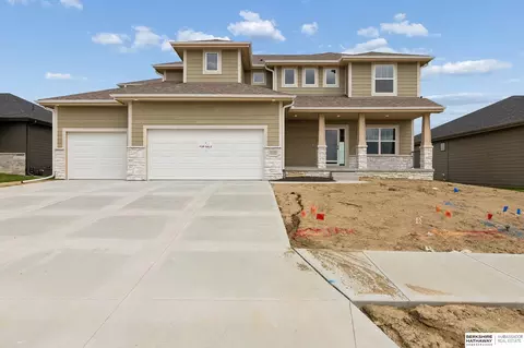 6125 S 215 Cir, Elkhorn, NE 68022