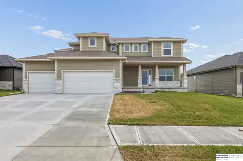 6125 S 215 Cir, Elkhorn, NE 68022