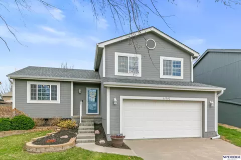 18702 Berry St, Omaha, NE 68135